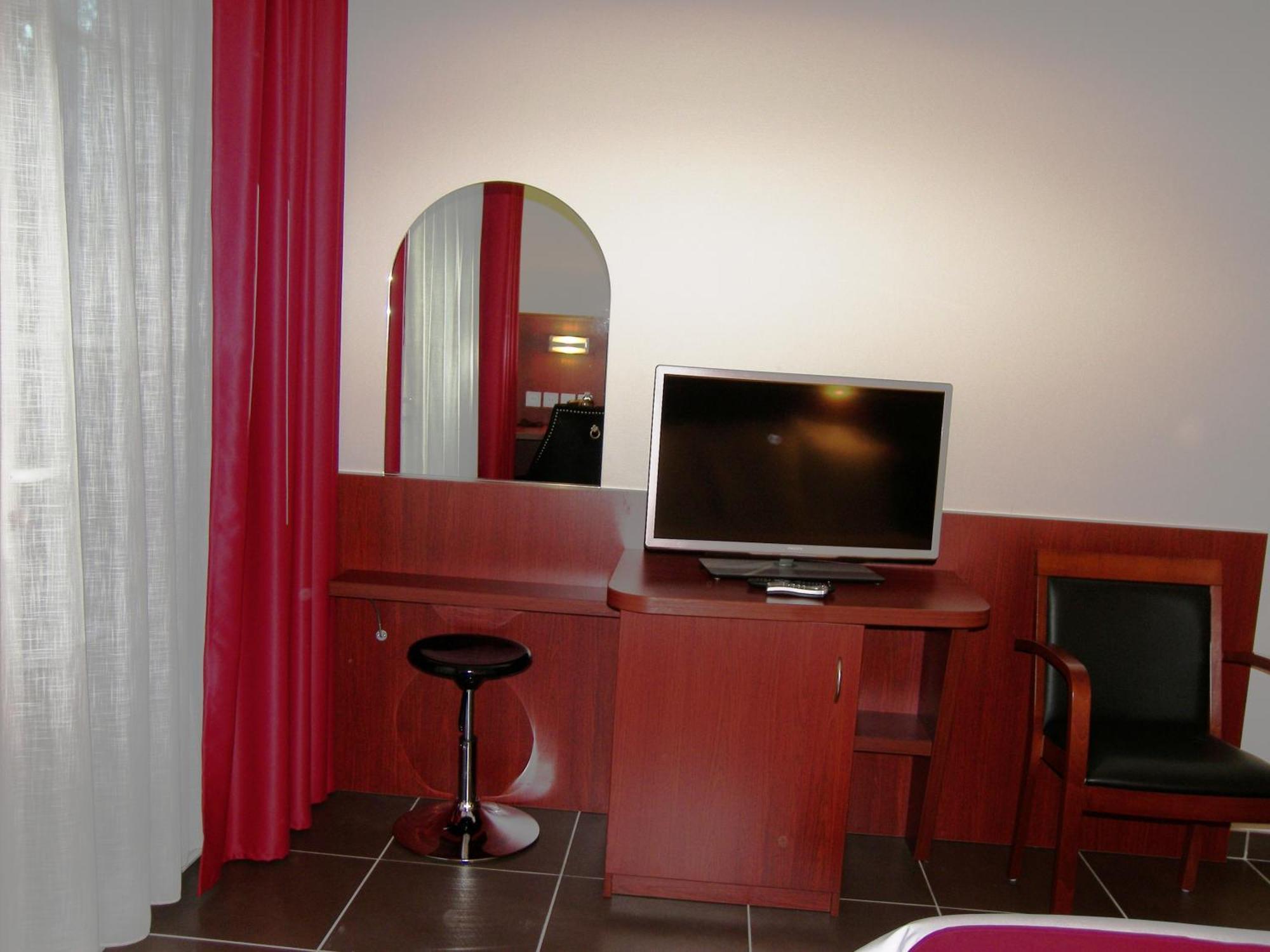 Hostellerie Del Matin Calme Montverdun Exterior photo