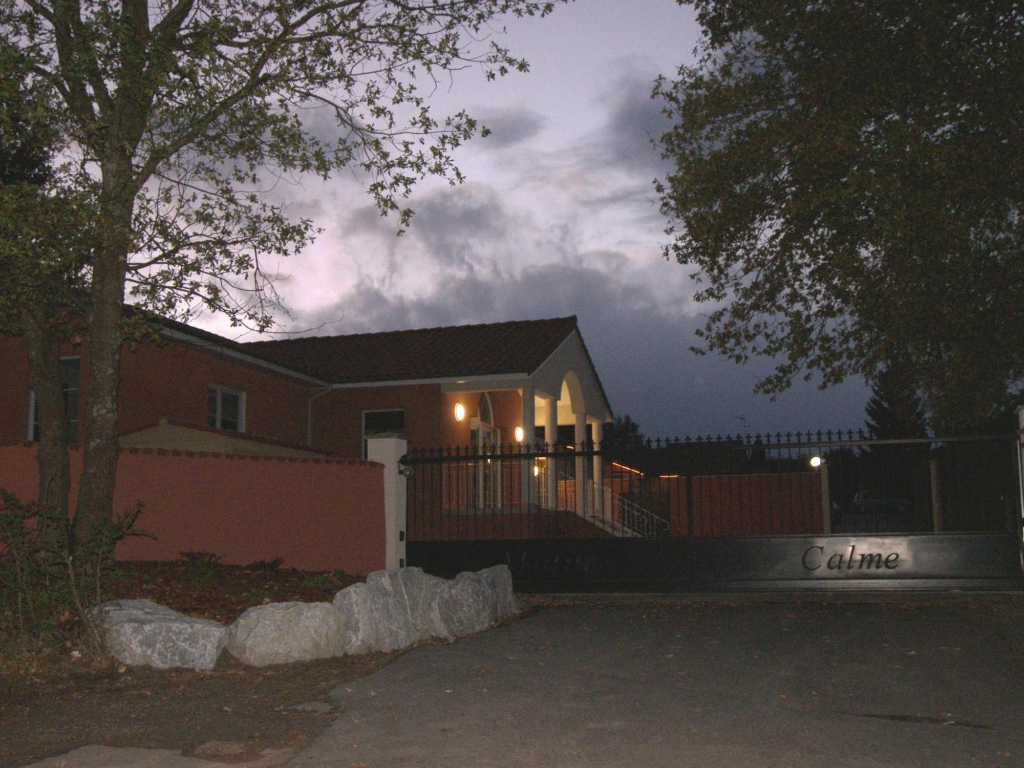 Hostellerie Del Matin Calme Montverdun Exterior photo