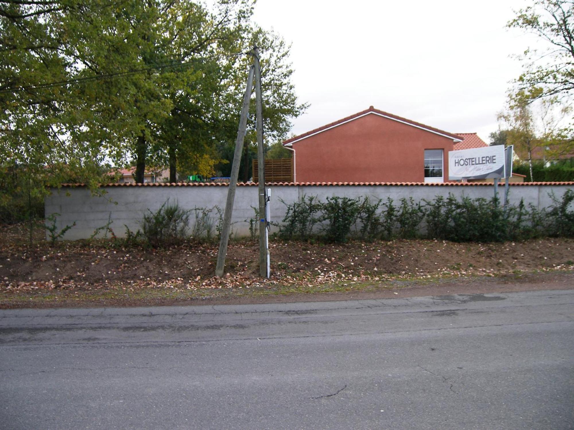 Hostellerie Del Matin Calme Montverdun Exterior photo